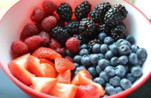 Вкусные пироги со свежими ягодами: особенности приготовления и рецепты